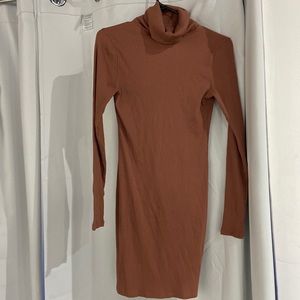 Short dress item 220